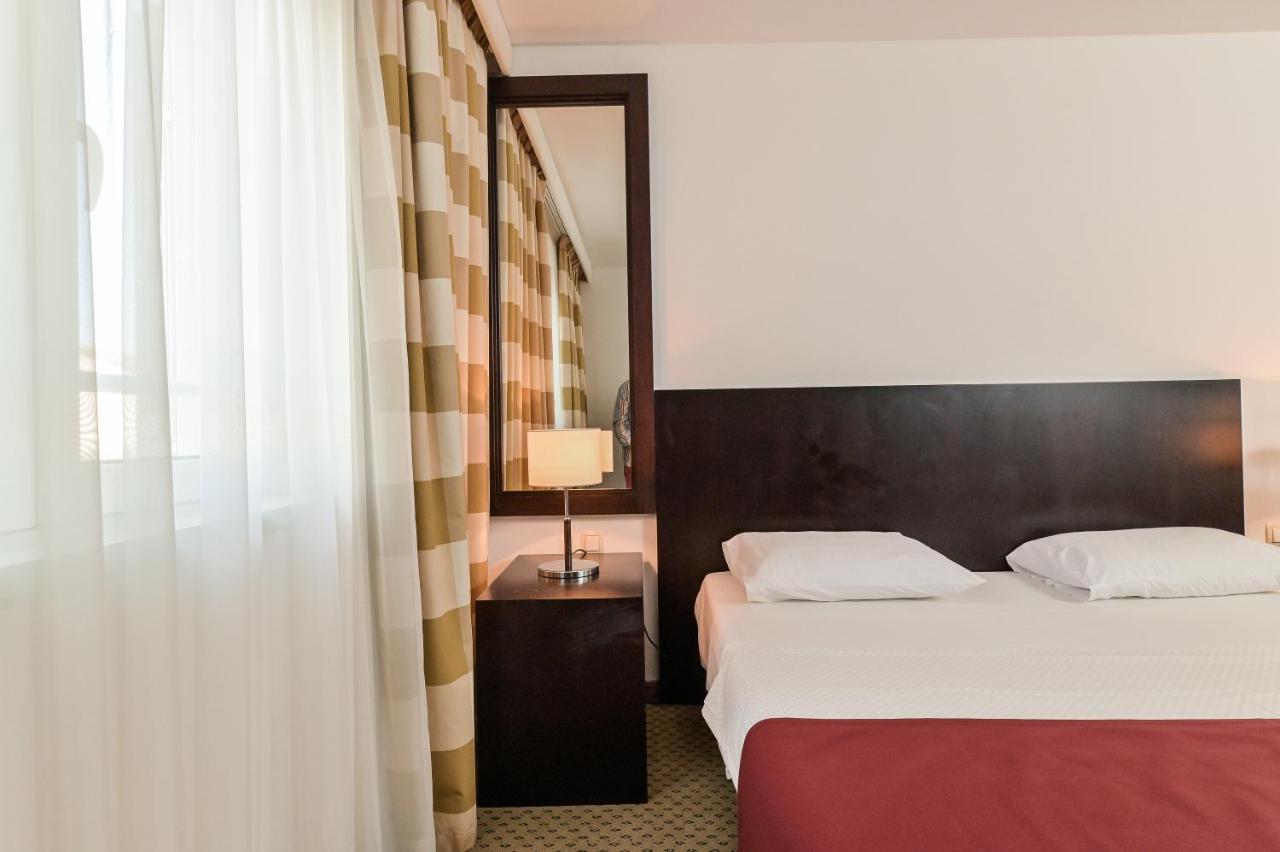 Hotel International Раб Екстер'єр фото