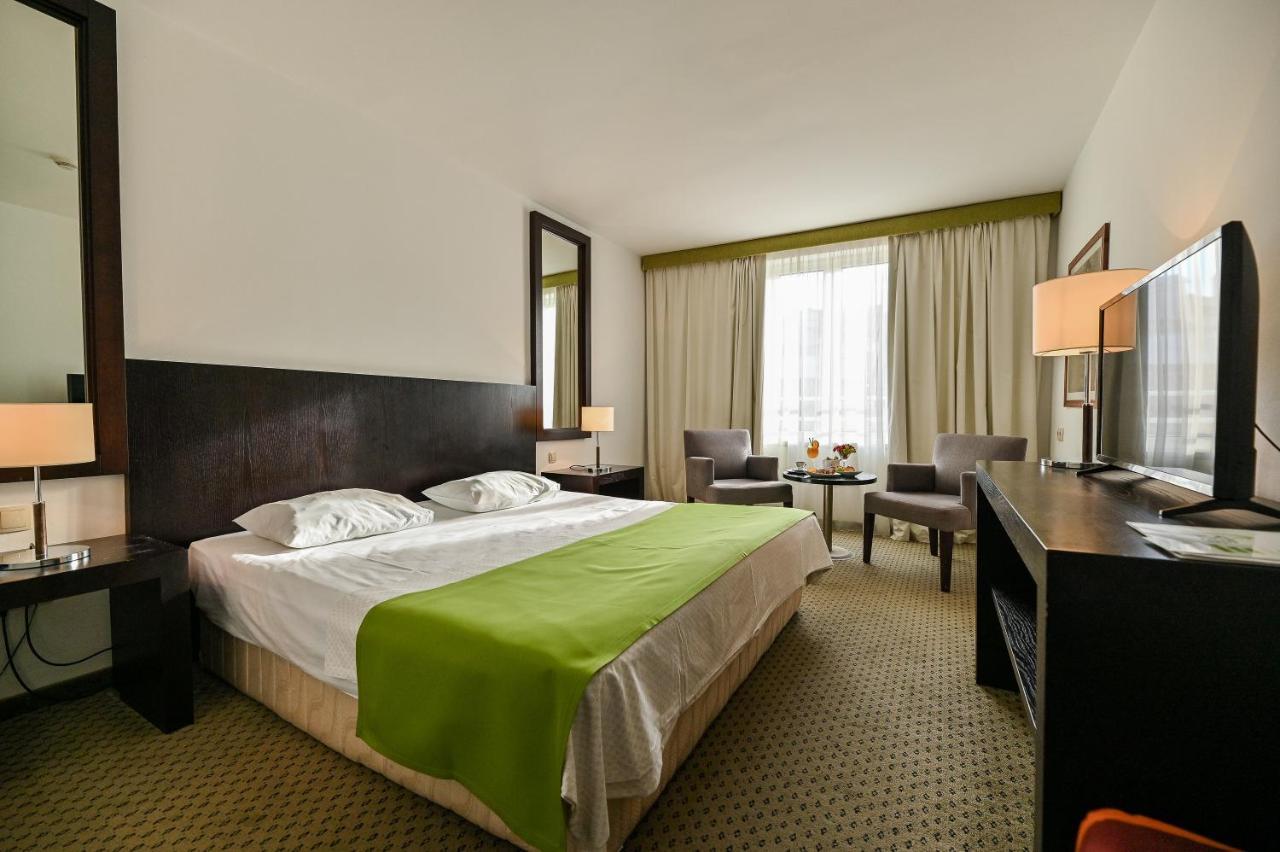 Hotel International Раб Екстер'єр фото