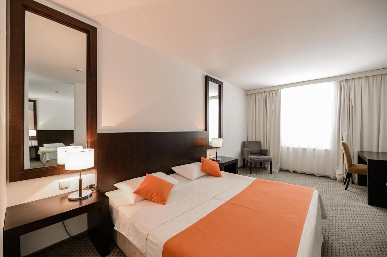 Hotel International Раб Екстер'єр фото