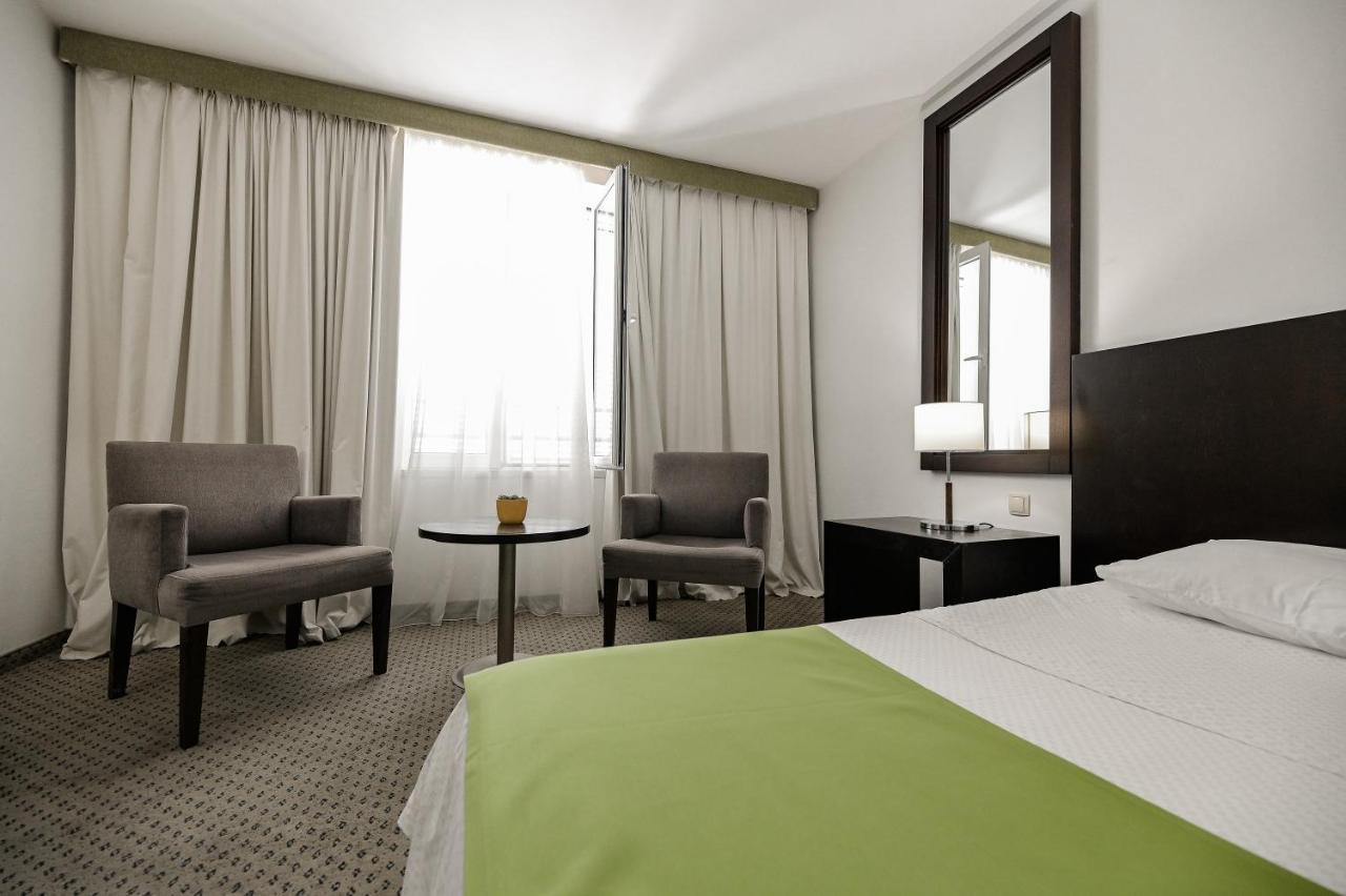 Hotel International Раб Екстер'єр фото